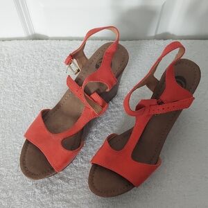 Charming Charlies, NWOT Women's Orange Sandals, Size 10.     3.5 " Heels.